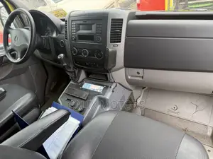 Mercedes-Benz Sprinter 2015 Yellow