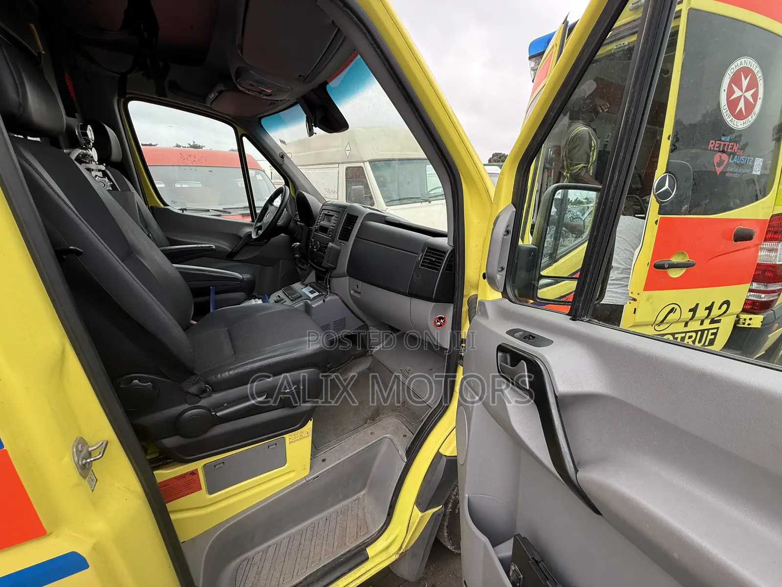 Mercedes-Benz Sprinter 2015 Yellow