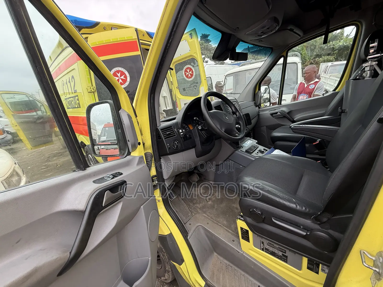 Mercedes-Benz Sprinter 2015 Yellow