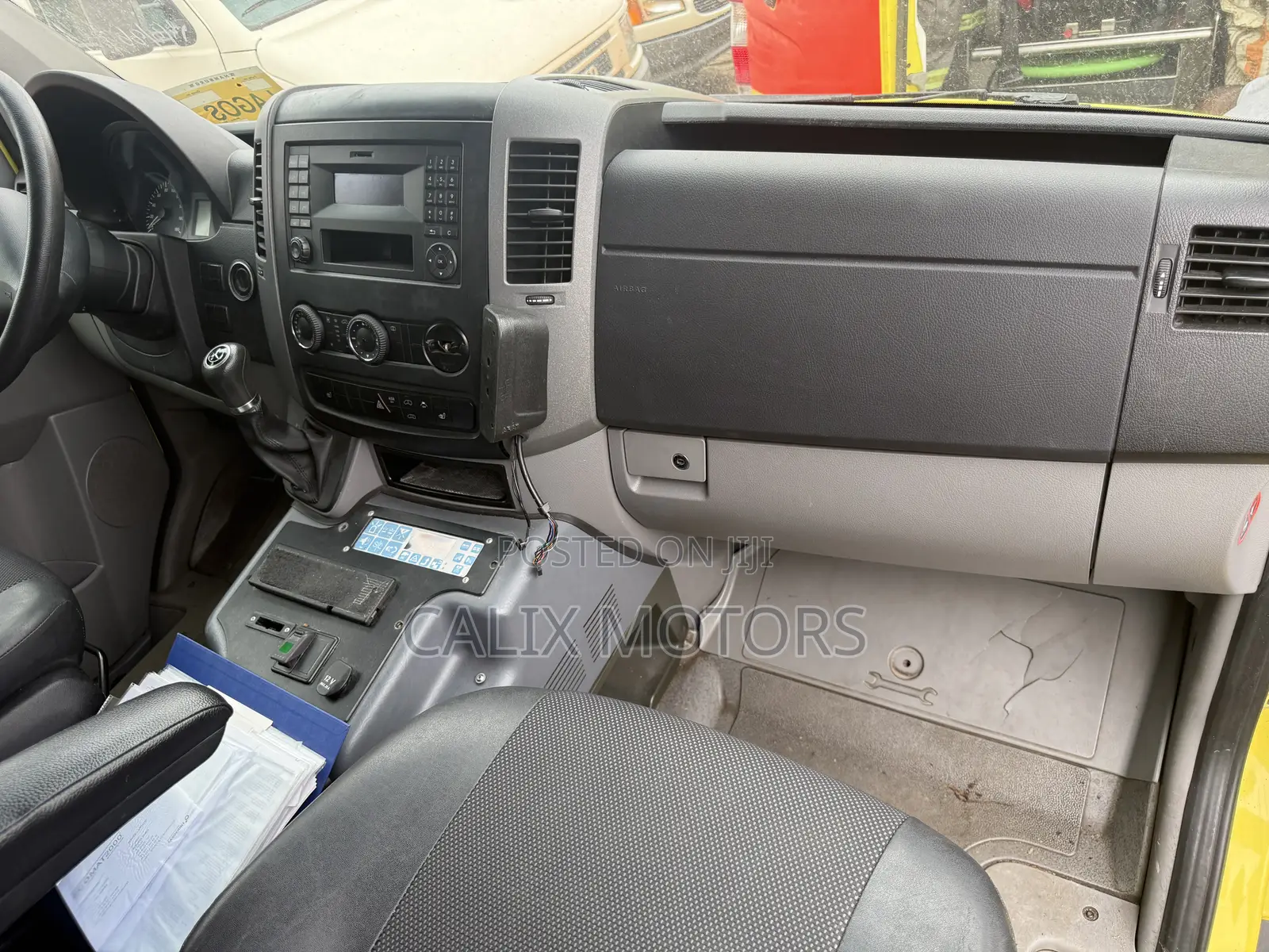 Mercedes-Benz Sprinter 2015 Yellow