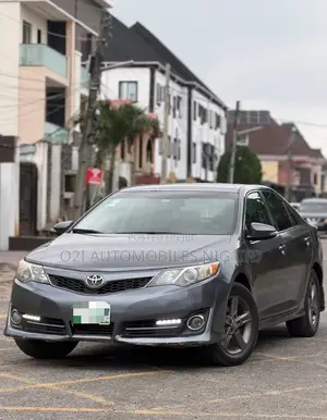 Toyota Camry 2014 Gray