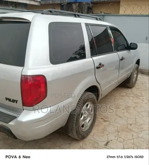Honda Pilot 2005 Silver