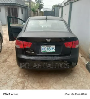 Kia Cerato 2011 Black