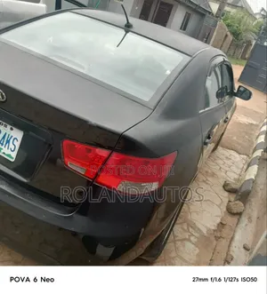 Kia Cerato 2011 Black