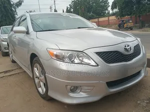 Toyota Camry 2010 Silver