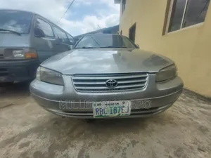 Toyota Camry 2001