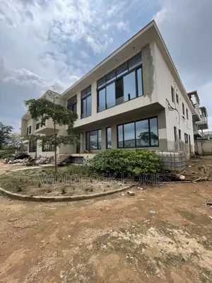 5bdrm Duplex in Mabushi for sale