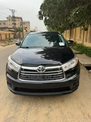 Toyota Highlander LE V6 4x4 (3.5L 6cyl 6A) 2016 Black
