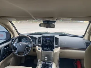 Toyota Land Cruiser 5.7 V8 VX-S 2021 Black