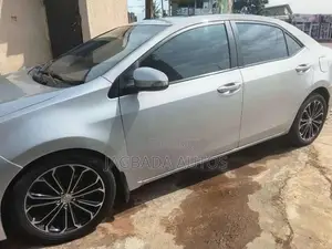 Toyota Corolla S Plus 4dr Sedan (1.8L 4cyl 6M) 2014 Silver