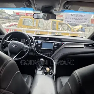 Toyota Camry 2018 White