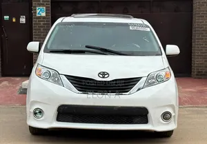 Toyota Sienna 2015 White