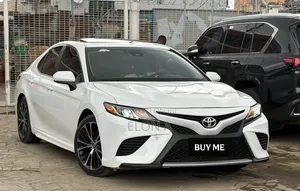 Toyota Camry 2018 White