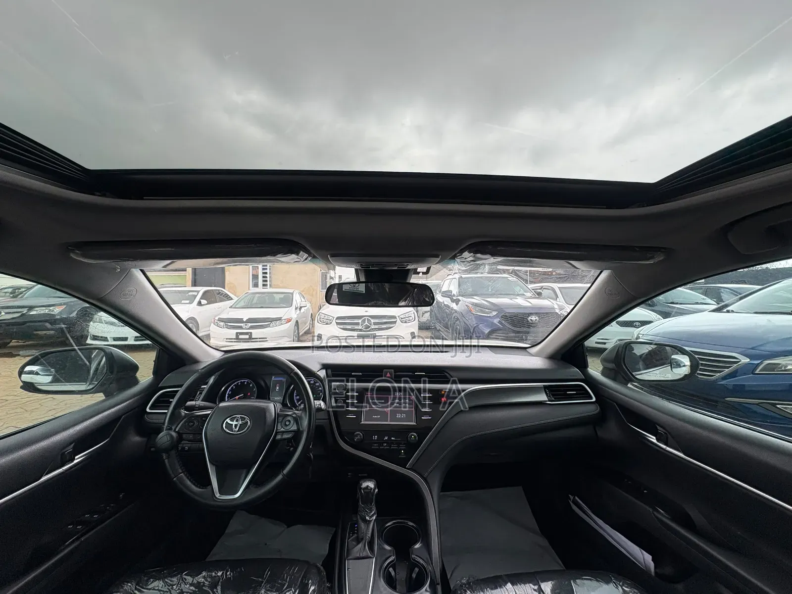 Toyota Camry 2018 White