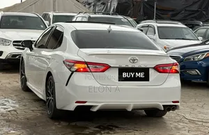 Toyota Camry 2018 White