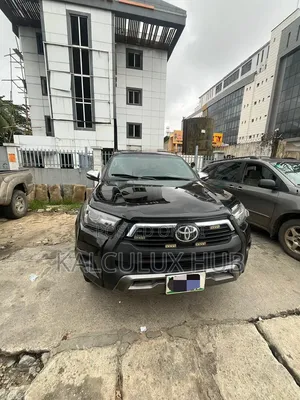 Decent Hilux and Sienna for Hire