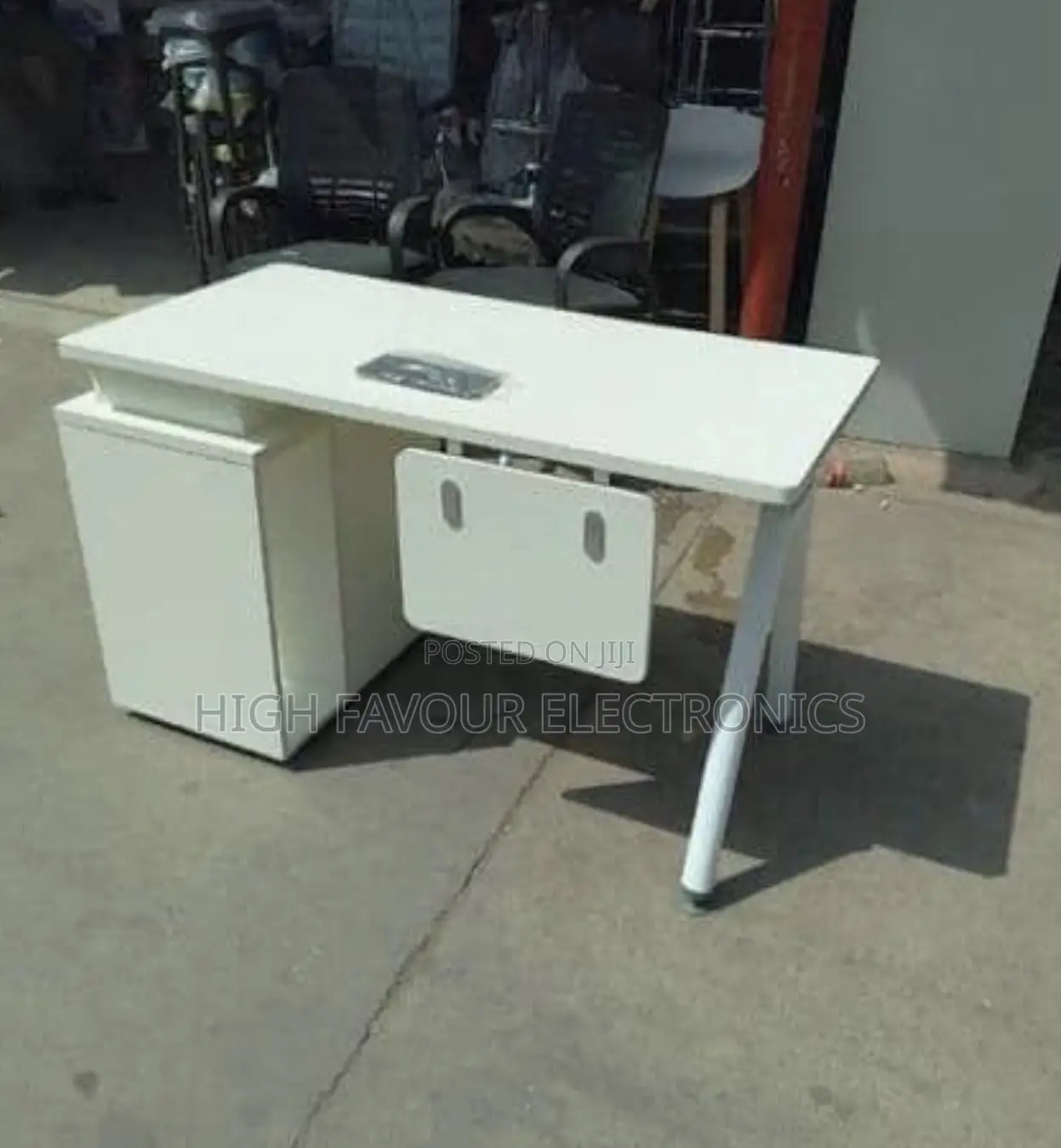 Simple Office Table