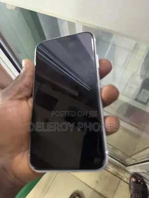 Apple iPhone XR 64 GB White