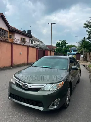 Toyota Camry XLE 4dr Sedan (2.5L 4cyl 6A) 2013 Green