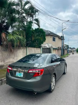 Toyota Camry XLE 4dr Sedan (2.5L 4cyl 6A) 2013 Green
