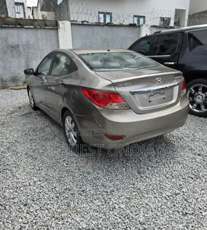 Hyundai Accent 2013 Brown
