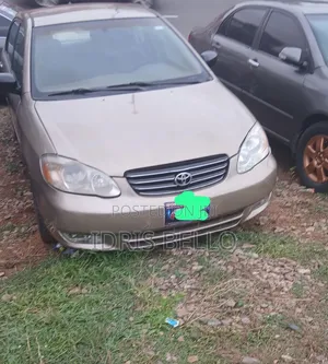 Toyota Corolla 2004 Gold