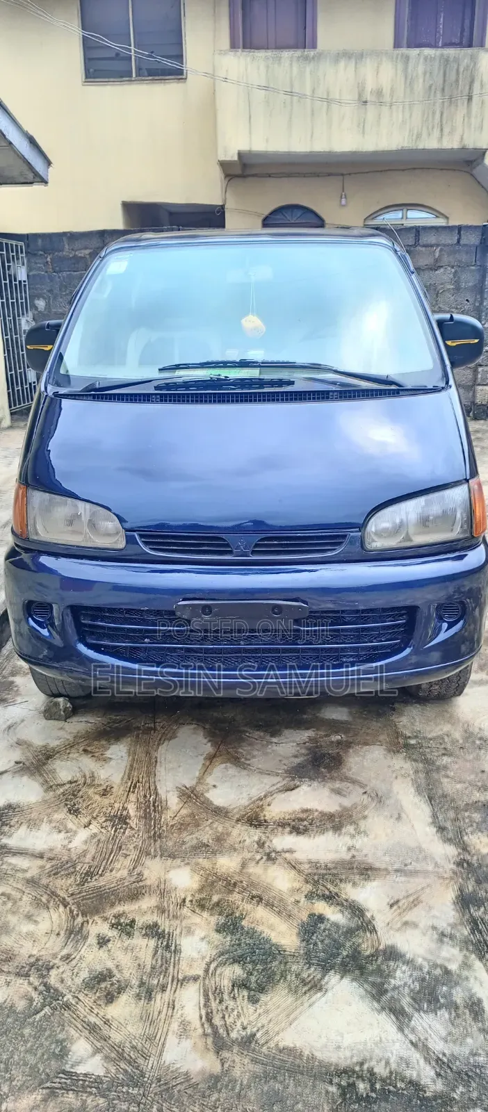Mitsubishi L300 2000 Blue