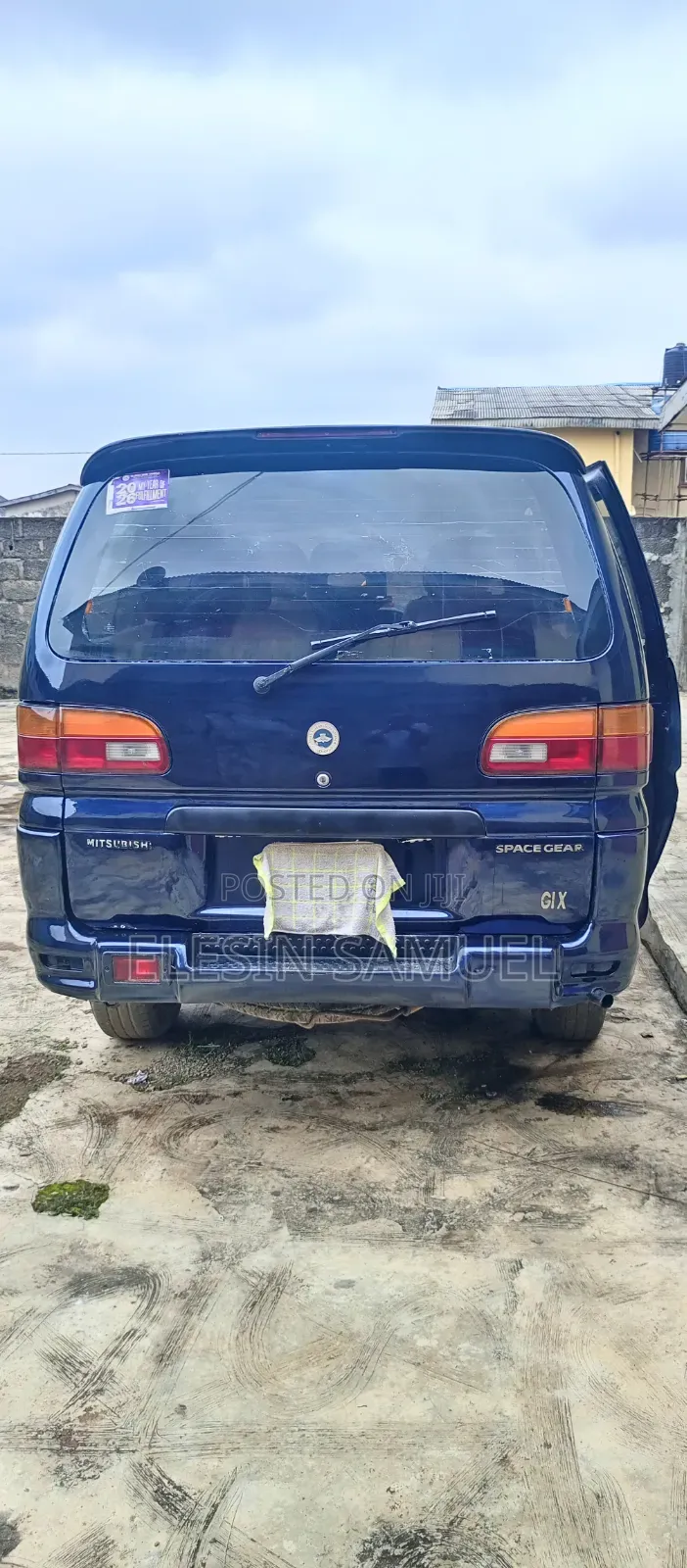 Mitsubishi L300 2000 Blue