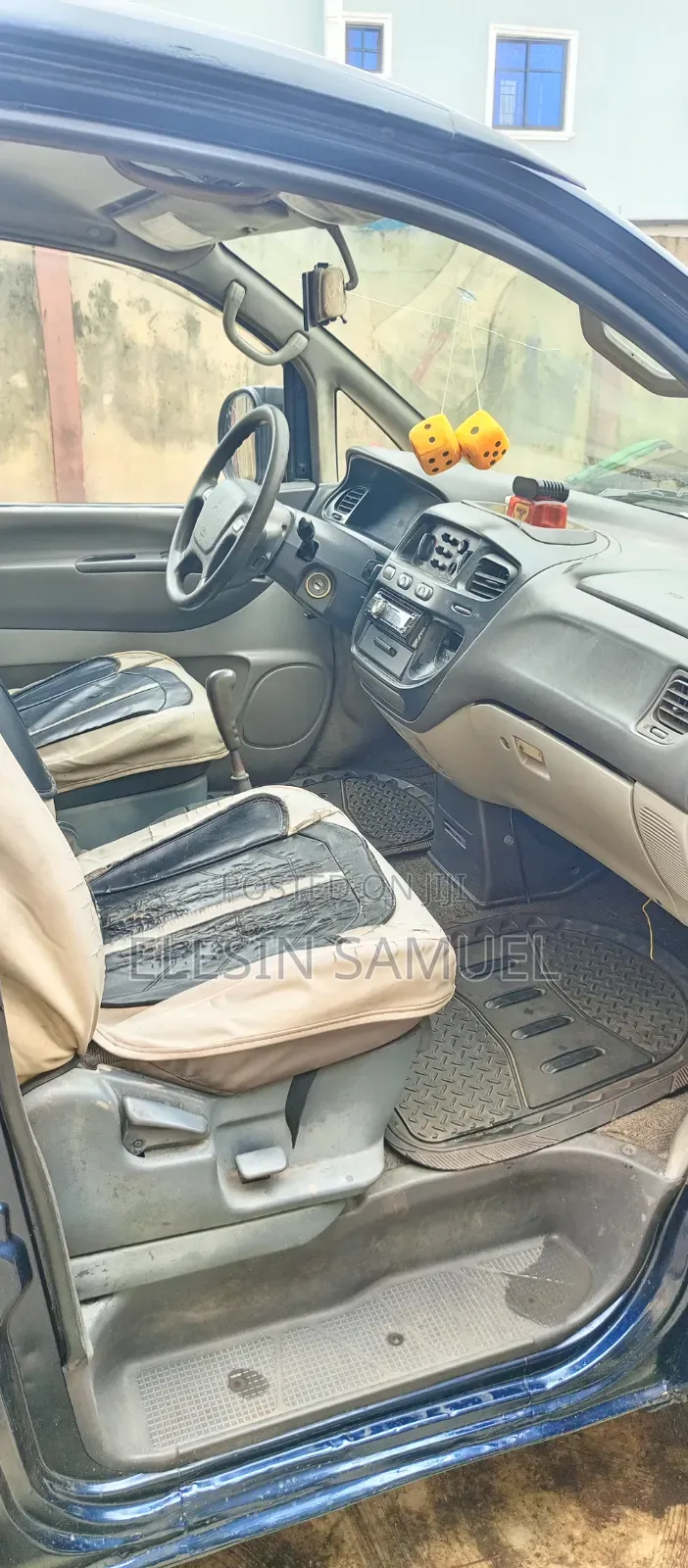 Mitsubishi L300 2000 Blue