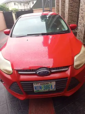 Ford Focus 2012 Red