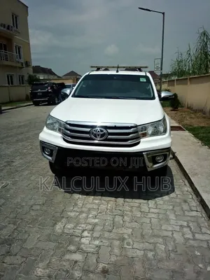 Hilux With Siren for Hire