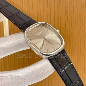PATEK PHILIPPE Leather Luxury Wristwatch