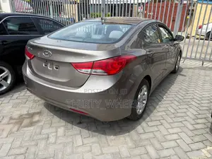 Hyundai Elantra 2013 Gold
