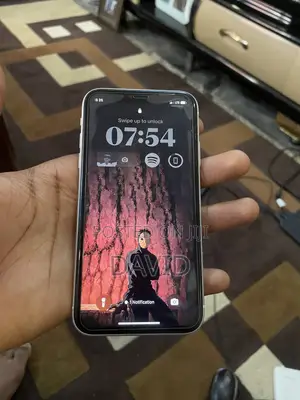 Apple iPhone XR 128 GB White