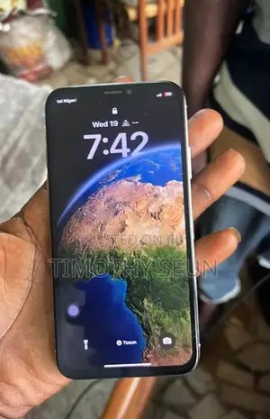 Apple iPhone X 64 GB White