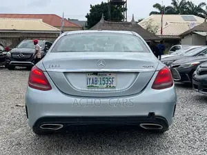 Mercedes-Benz C300 2015 Blue