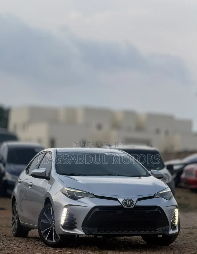 Toyota Corolla 2017 Silver