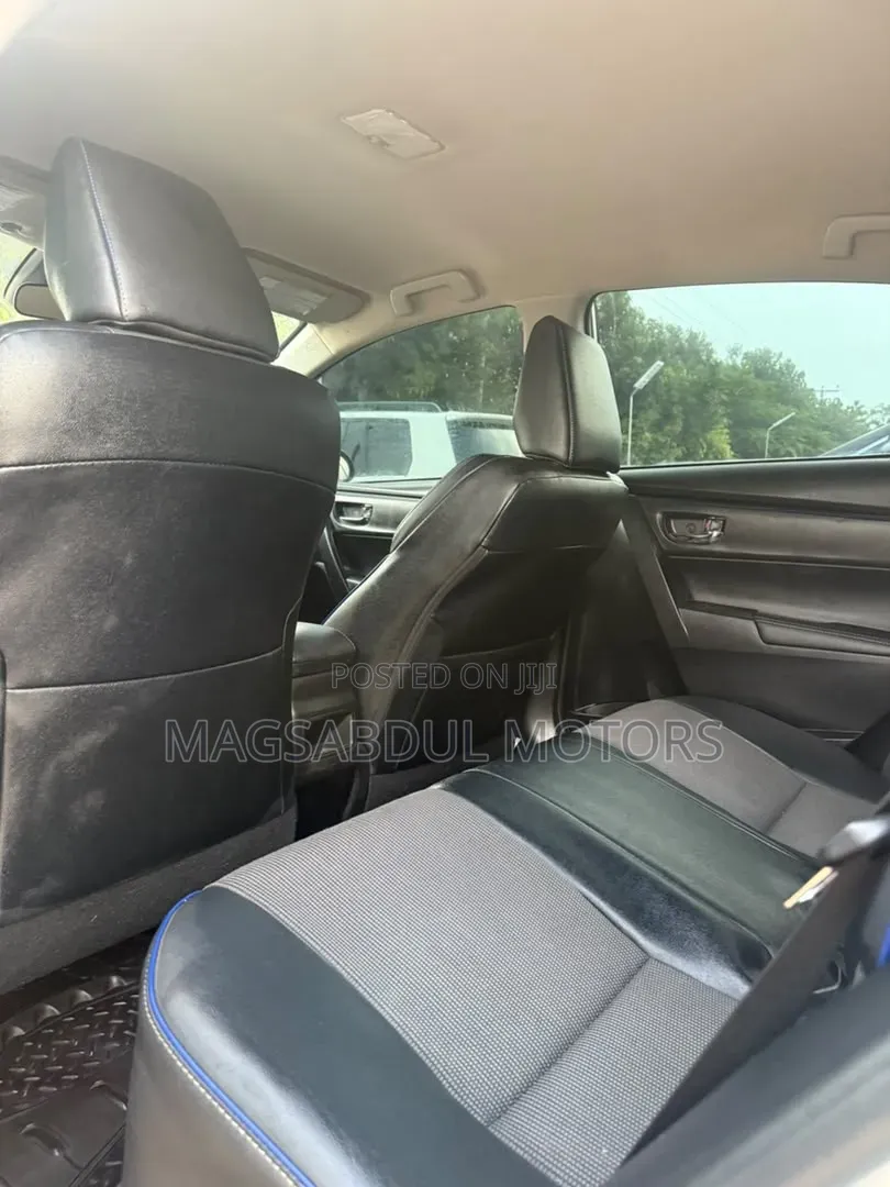Toyota Corolla 2017 Silver