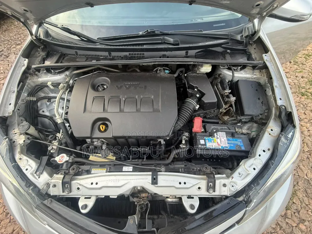 Toyota Corolla 2017 Silver