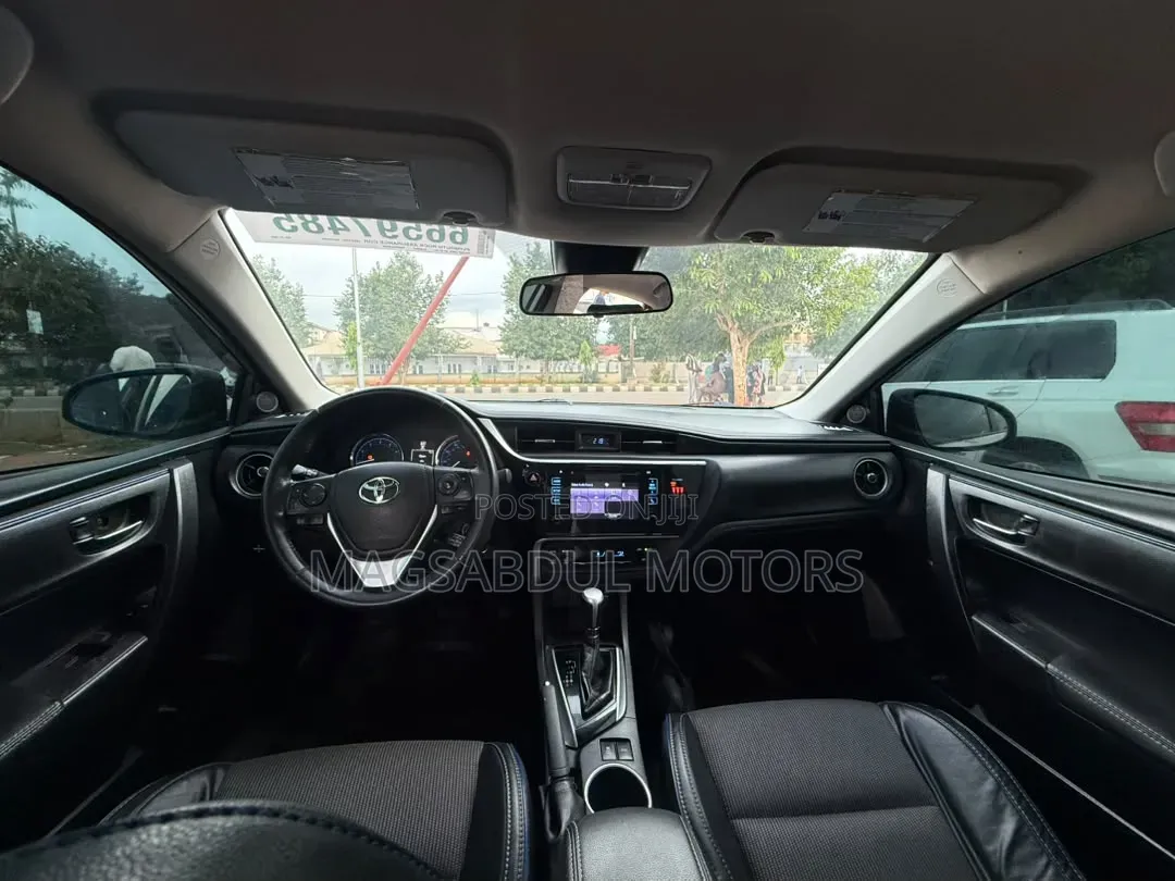 Toyota Corolla 2017 Silver
