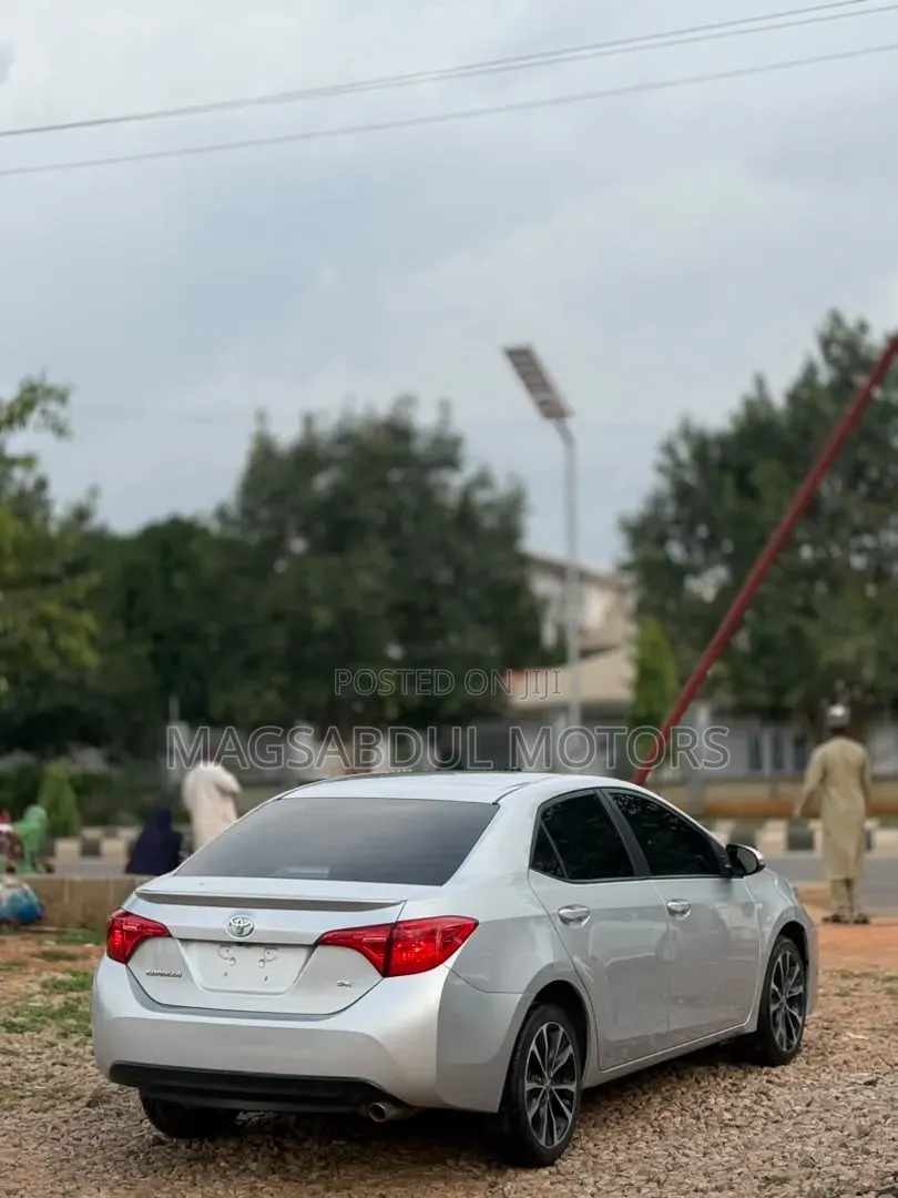 Toyota Corolla 2017 Silver