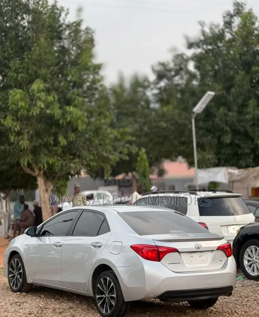 Toyota Corolla 2017 Silver