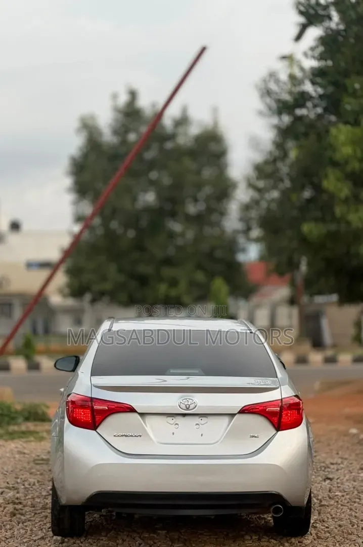 Toyota Corolla 2017 Silver