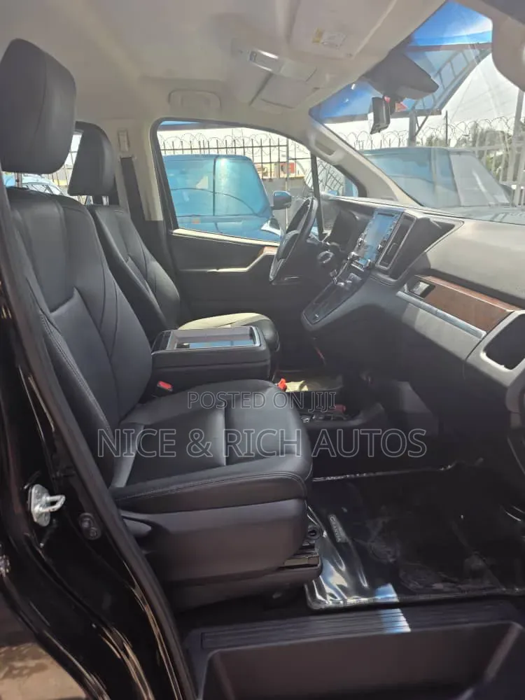 Toyota Granvia 2023 Black