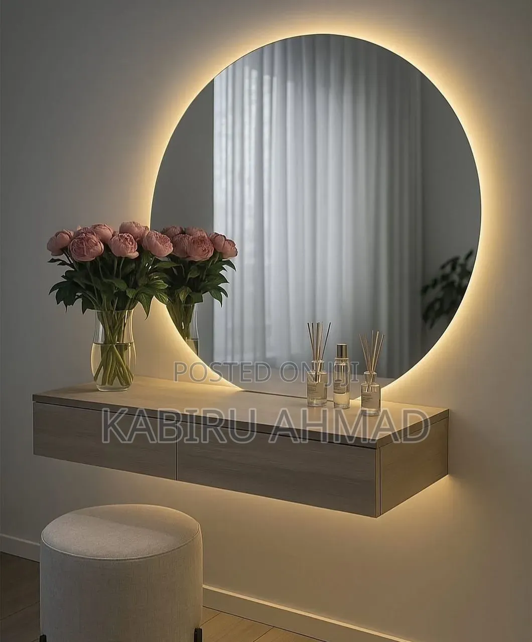 Console Table and Chairs With Mirror