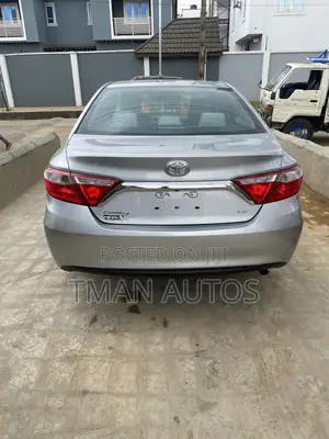 Toyota Camry 2016 Silver