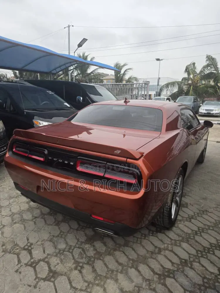 Dodge Challenger 2023 Orange