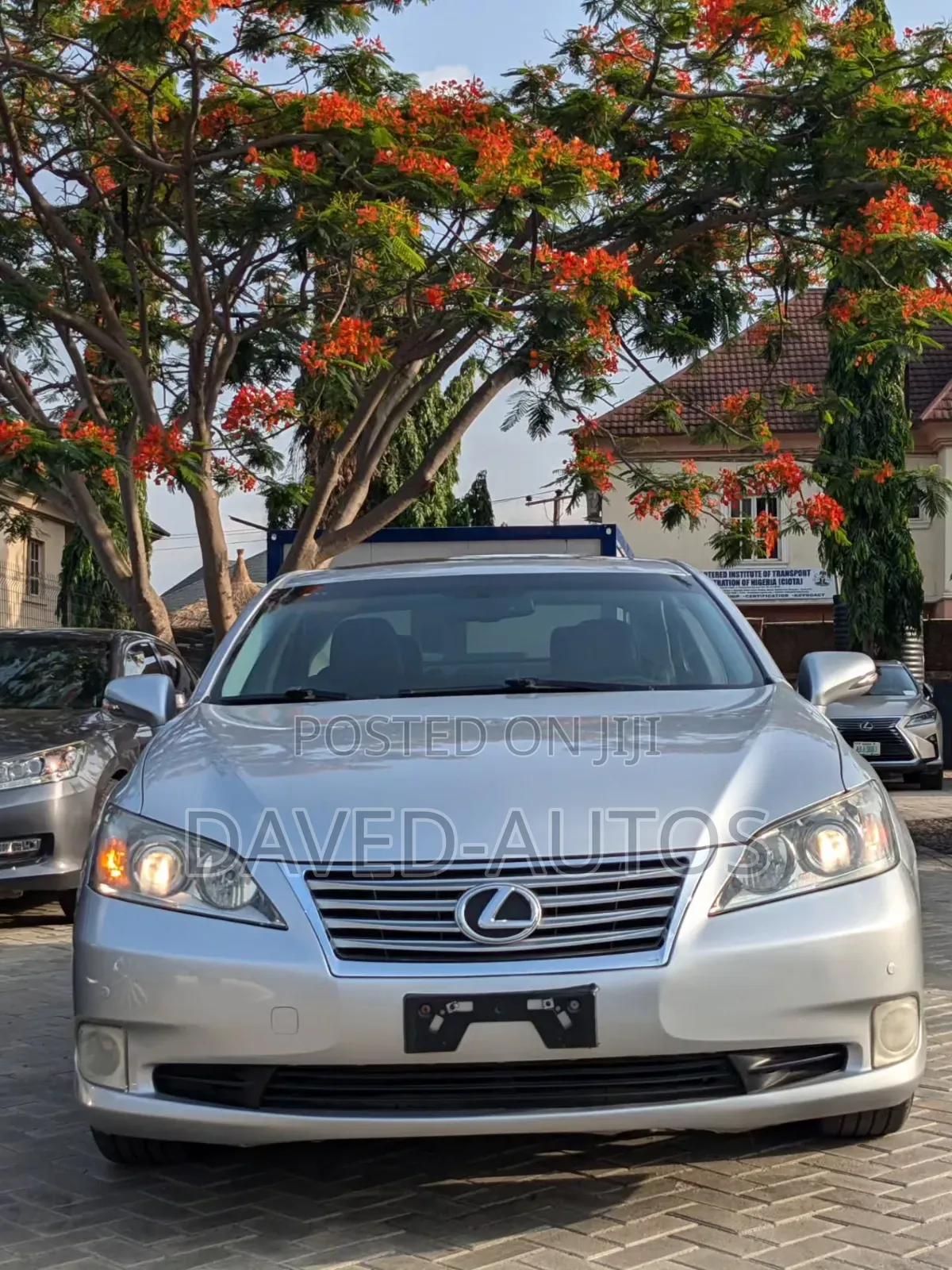Lexus ES 2012 Silver