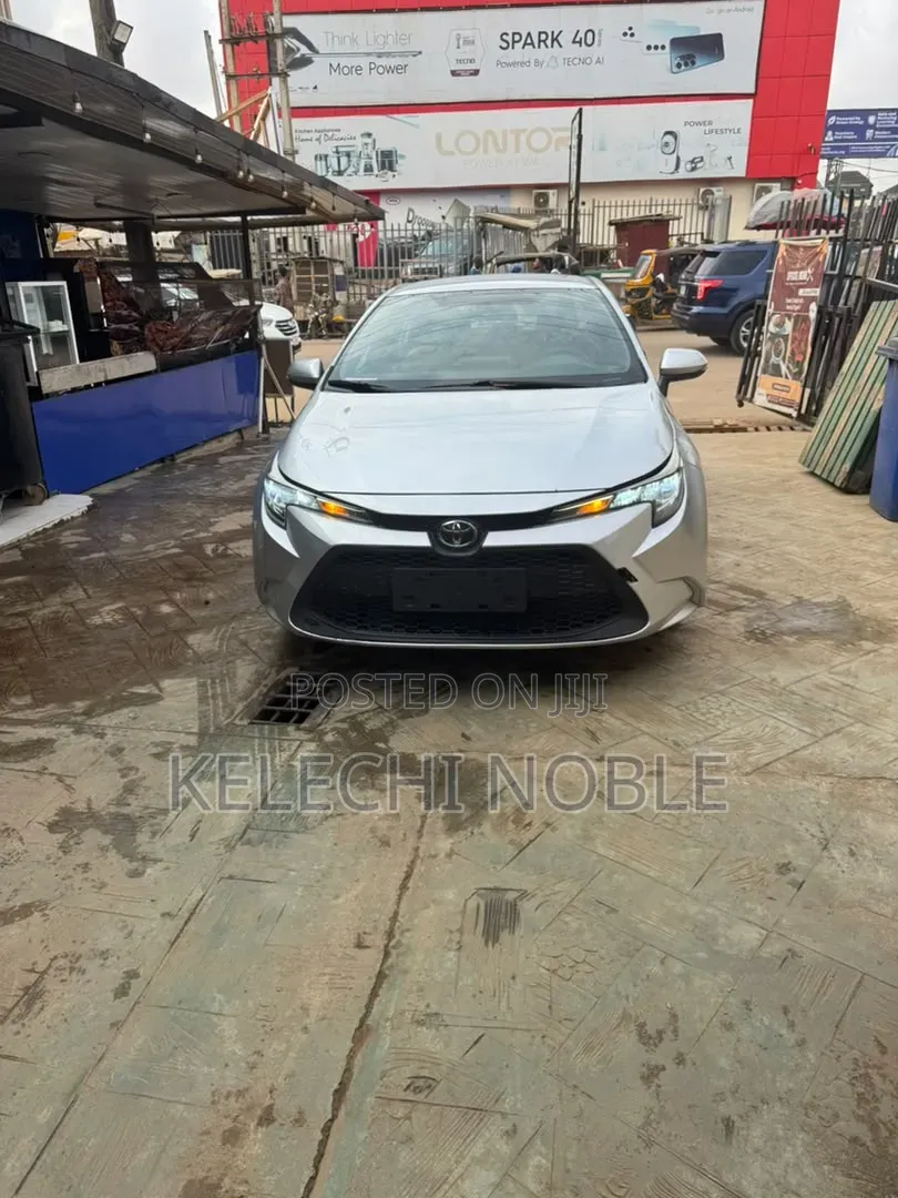 Toyota Corolla 2021 Silver