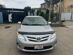 Toyota Corolla 2010 Silver
